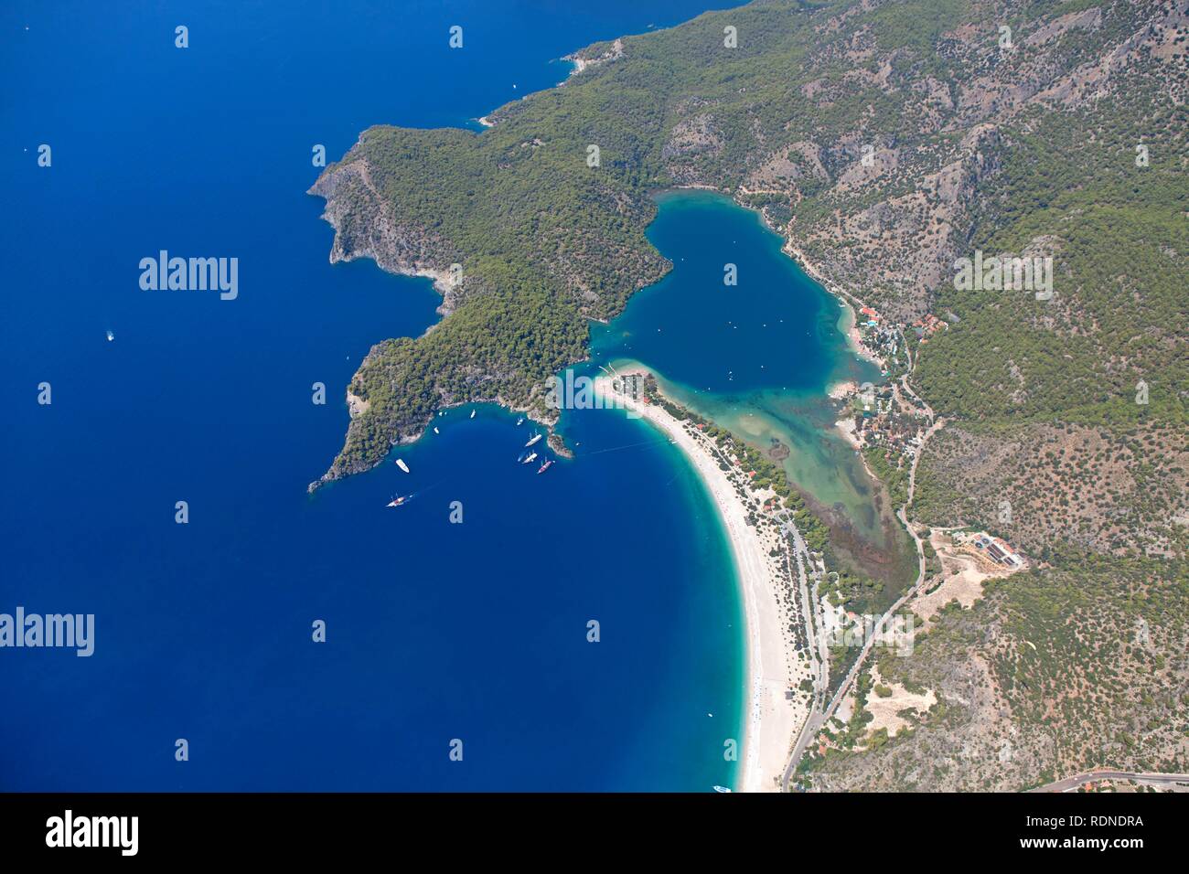 Vista aerea, Oeluedeniz Bay nei pressi di Fethiye, costa ovest della Turchia, Asia Foto Stock