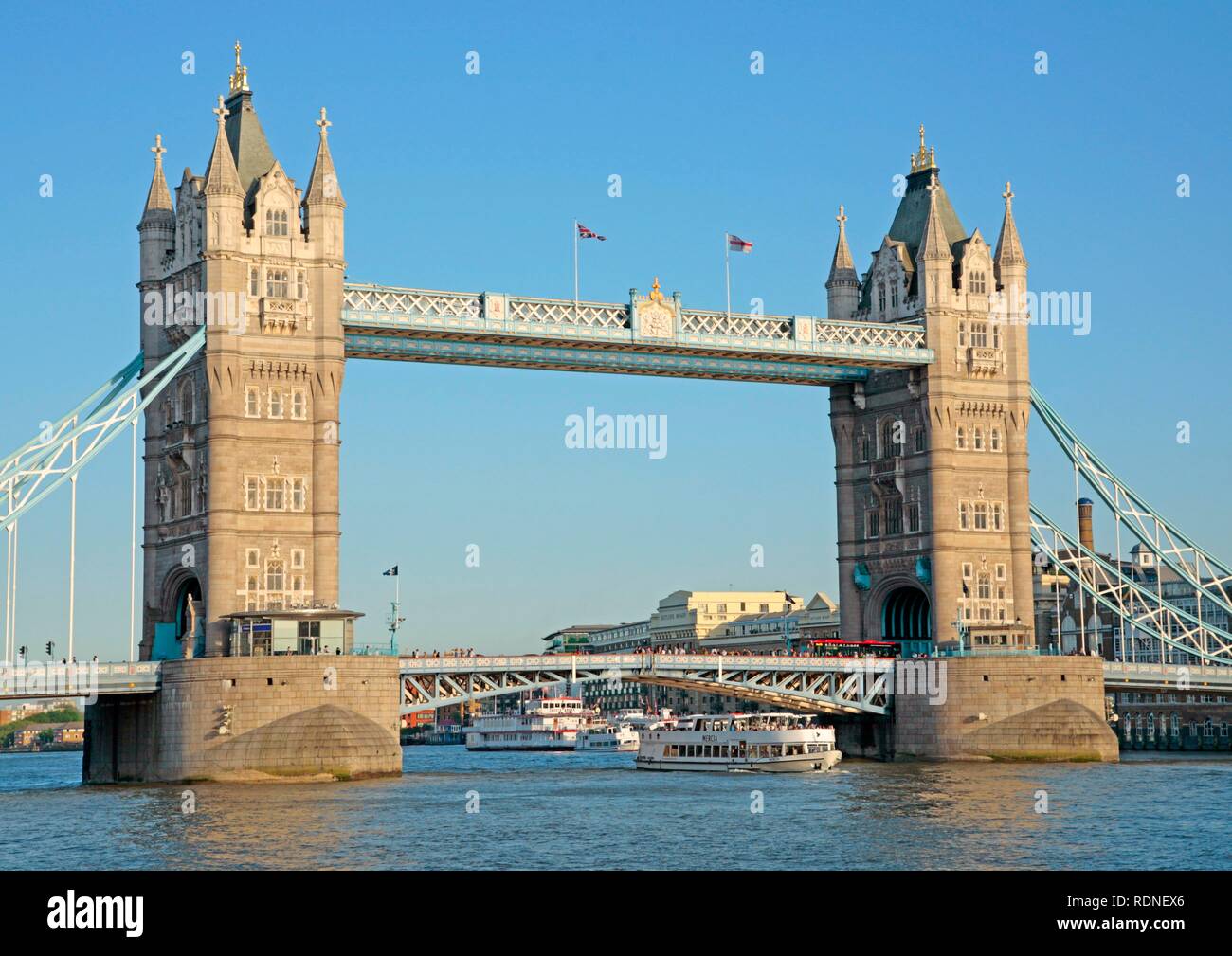 Il Tower Bridge di Londra, Inghilterra, Gran Bretagna, Europa Foto Stock