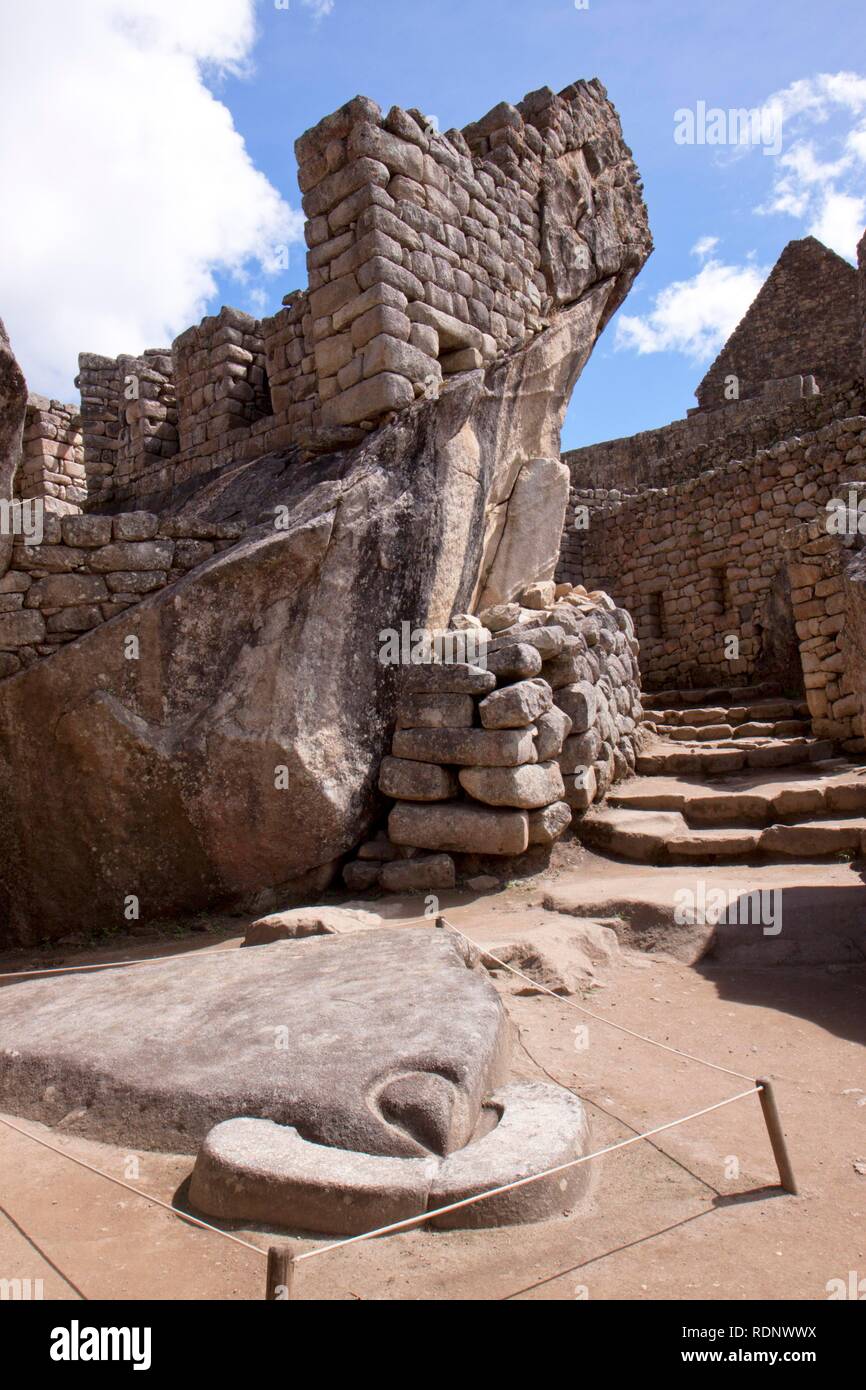 Condor stone carving, Machu Picchu sito, Perù, Sud America Foto Stock