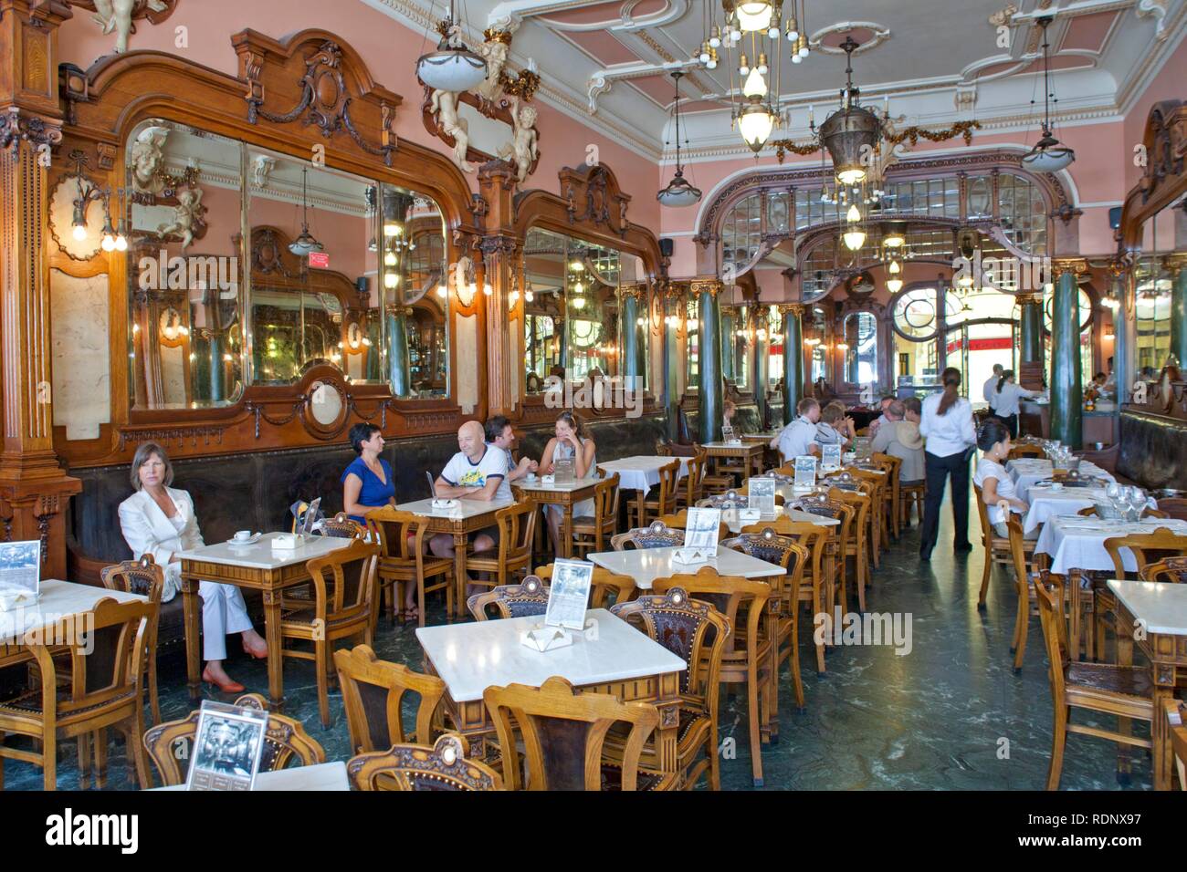 Café Majestic, Porto, Portogallo, Europa - Attenzione: nessun modello di rilascio; nessuna proprietà release Foto Stock