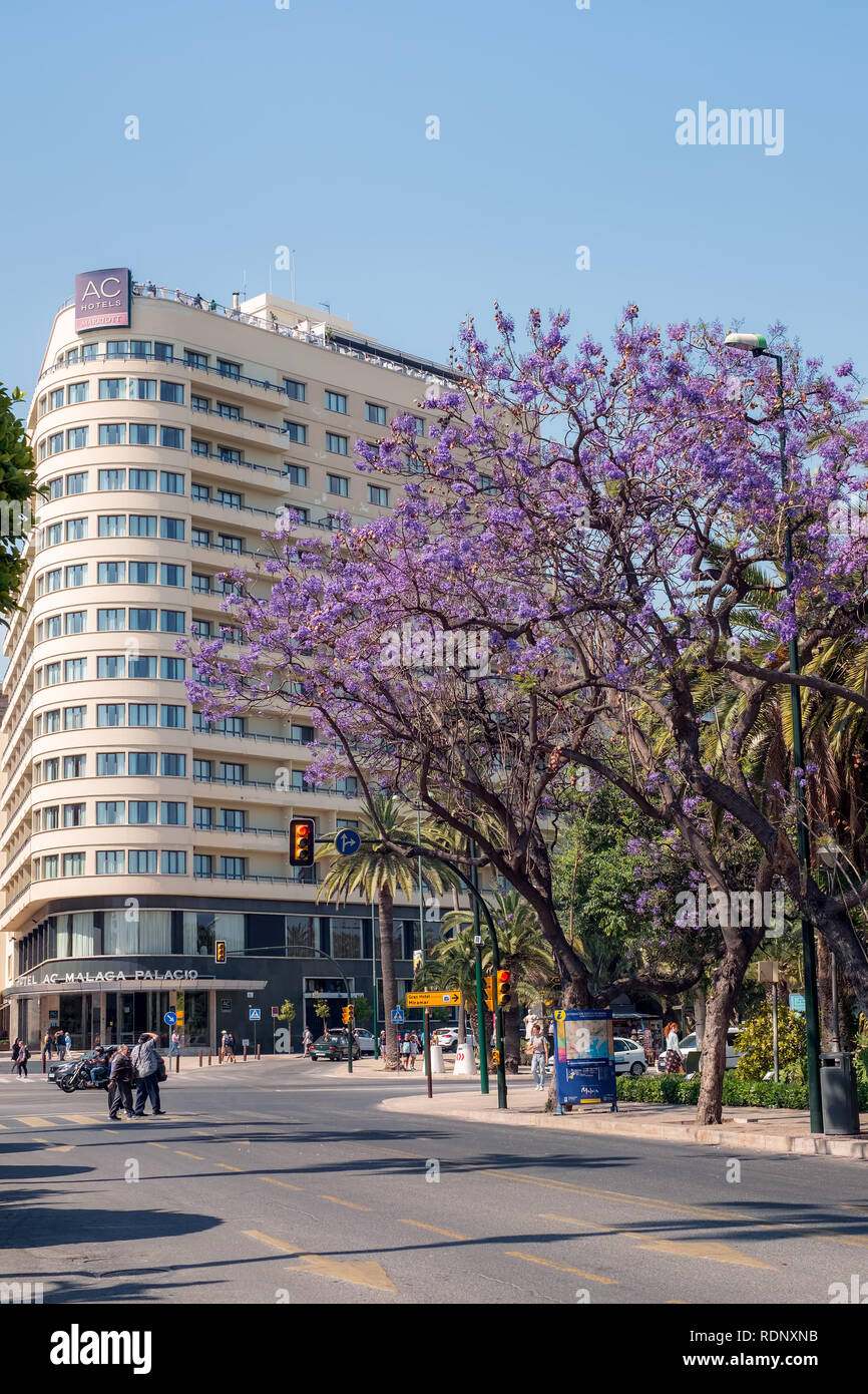 Malaga, Spagna - 18 maggio 2018. Hotel Marriott, AC Hotel Malaga Palacio, in primavera. Foto Stock