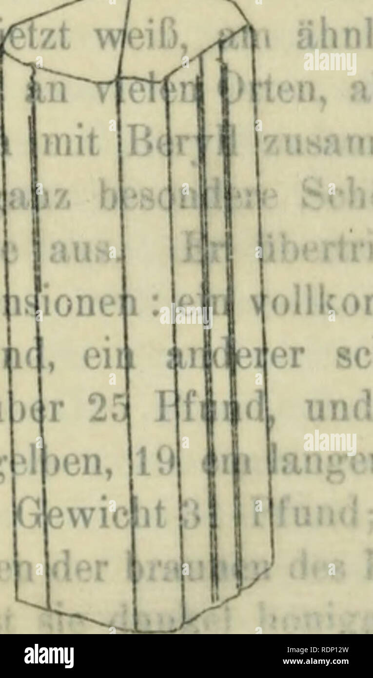 . Edelsteinkunde; eine allgemein verstÃ¤ndliche Darstellung der Eigenschaften, des Vorkommens und der Verwendung der Edelsteine, nebst einer Anleitung zur Bestimmung derselben, fÃ¼r Mineralogen, Edelsteinliebhaver, Steinschleifer, Juweliere. Coralli; perle; pietre preziose. suii im- gelben e. Ihre ist gf- id auch einer LÃ¤ngÂ" ho der Topas von zahlreichÂ"u tri begleitet, in modo von Quur/. und Cyraophan), Spinell. iiahn, Granat. Beryll usvv 1 das ursprÃ¼ngliche Wn Turraalin und grÃ¼n. :- Ier -Nestern Kohli im- im (Jet sich auch in S :. 11 ii r u un "fNebenfluÃ des T liehen Ã¼ralâ,^miA"ernenient Foto Stock