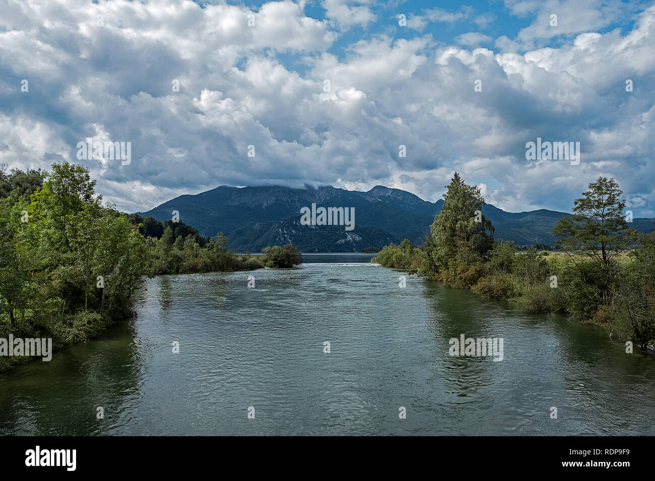 Kochelsee in Baviera Germania vista sull'acqua di montagna Foto Stock