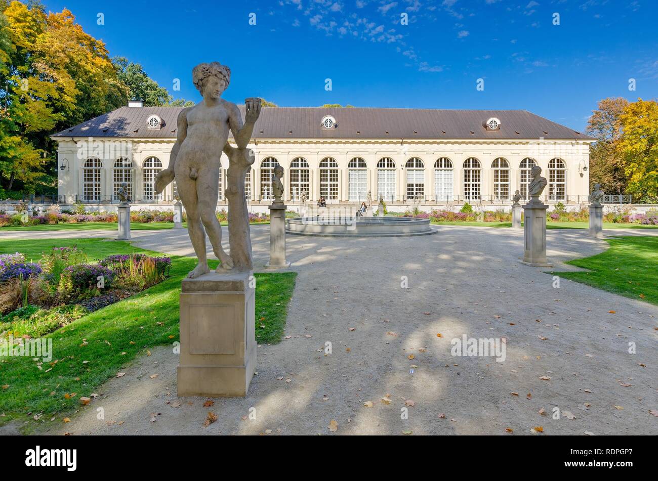 Varsavia, MAZOVIAN PROVINCIA / Polonia - 11 ottobre 2018: Vecchia Aranciera, XVIII sec. hothouse. Il Parco delle Terme Reali. Foto Stock