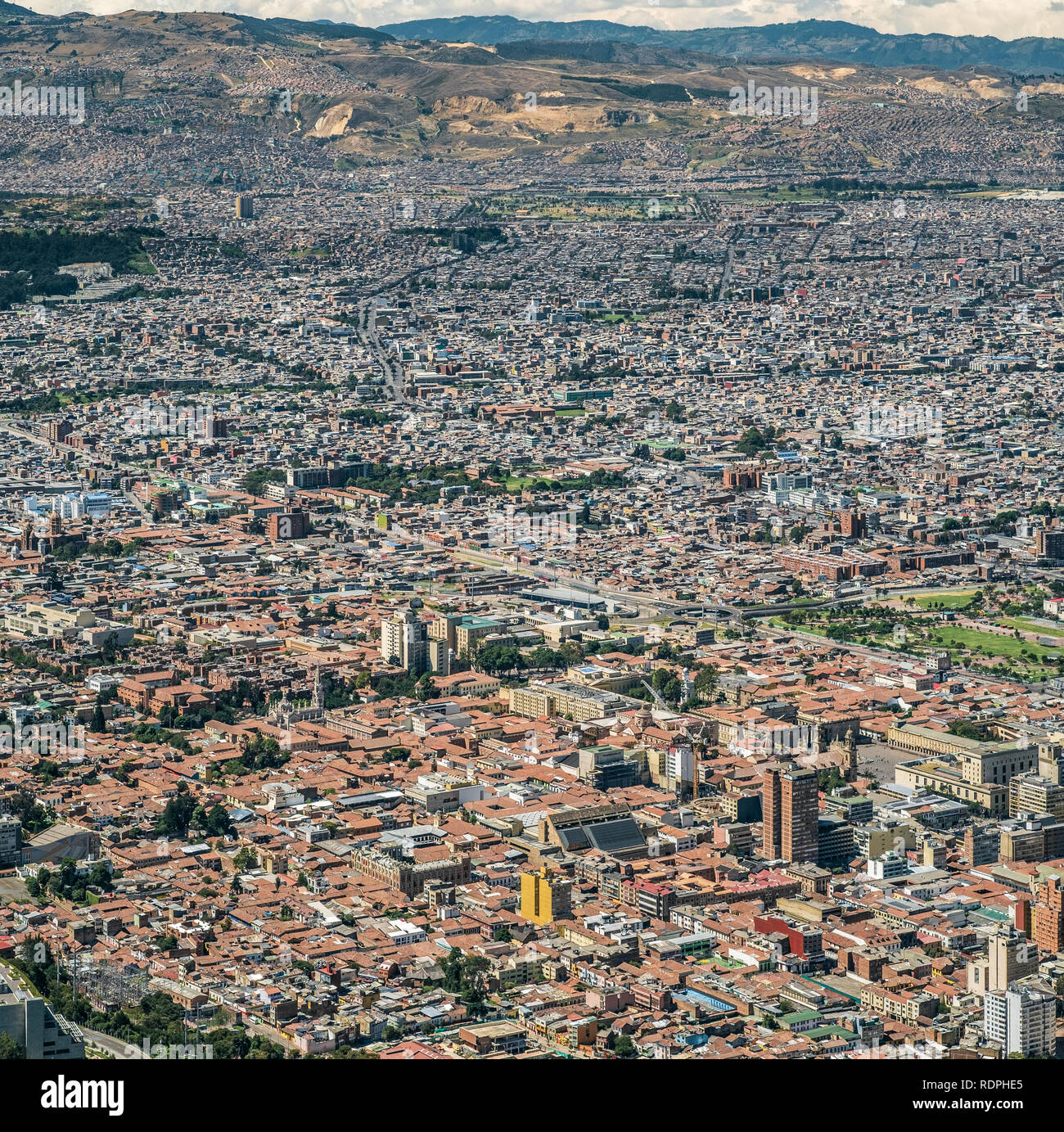Bogotá, Colombia. Distretto di Candelaria è vista dal di sopra Foto Stock