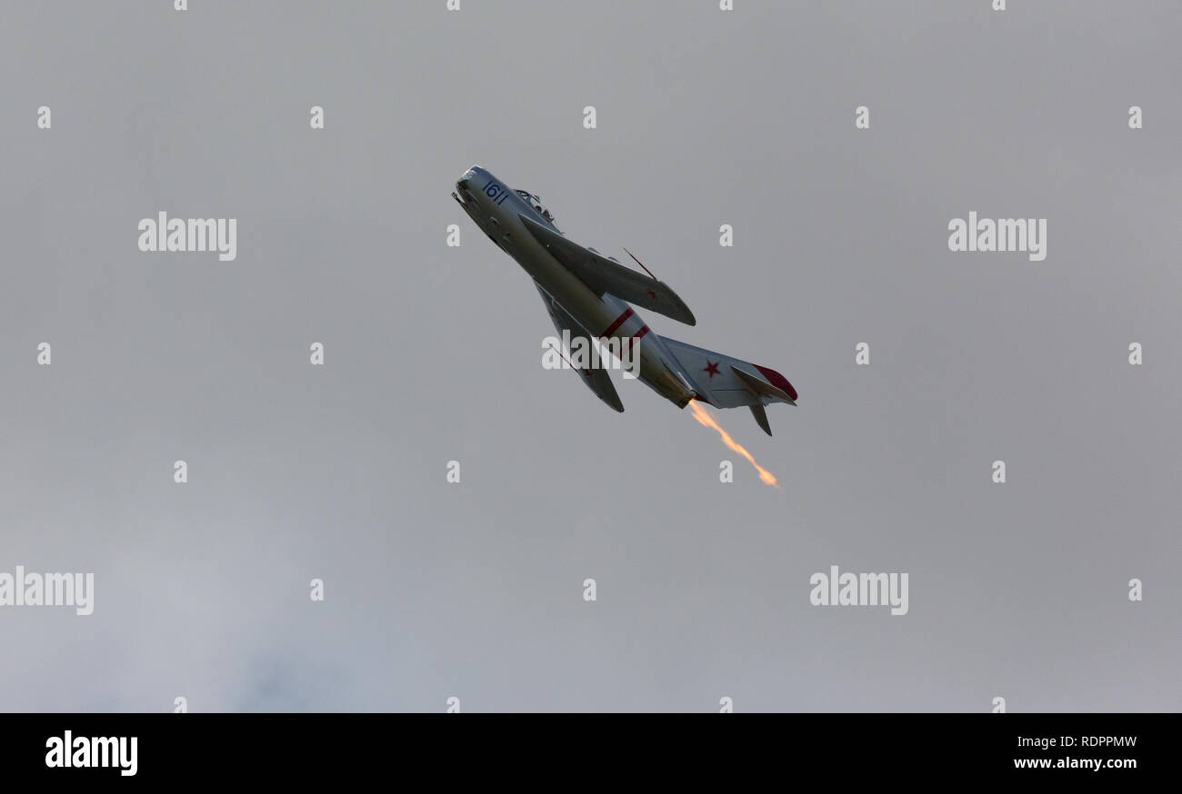 Mikoyan-Gurevich MIG-17 F, alto subsonico jet da combattimento dal USSRthat combattuto nella guerra di Corea effettuando in corrispondenza di air show Foto Stock
