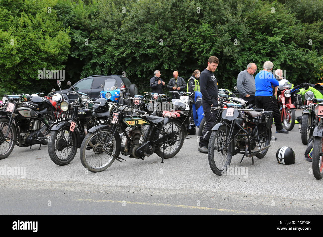 Ampia raccolta di moto d'epoca su un vintage eseguire selvatici modo atlantico, nella contea di Kerry, Irlanda Foto Stock