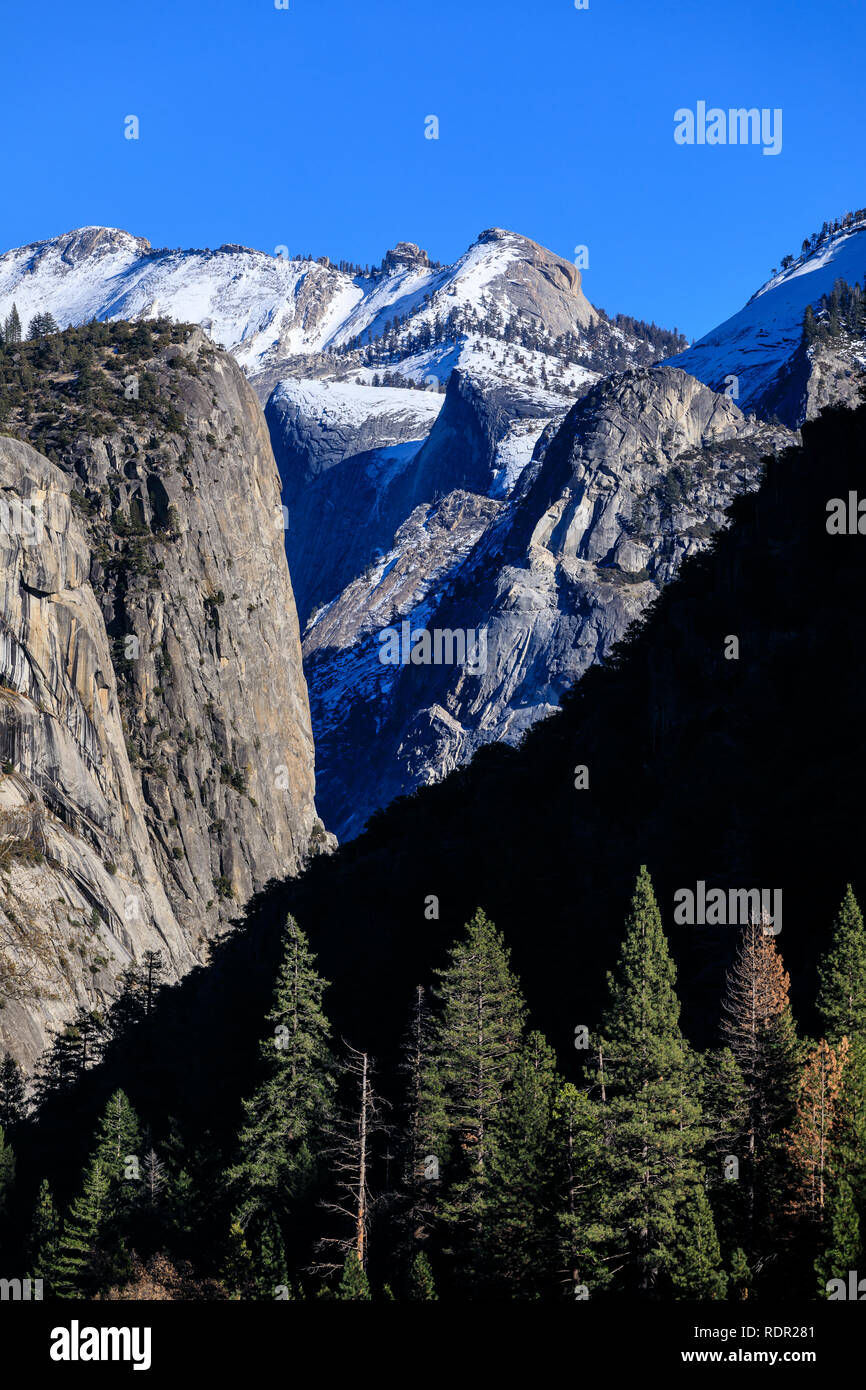 Parco Nazionale di Yosemite; California durante il parziale del governo degli STATI UNITI; arresto dove limted servizi e strutture sono a posto. Foto Stock