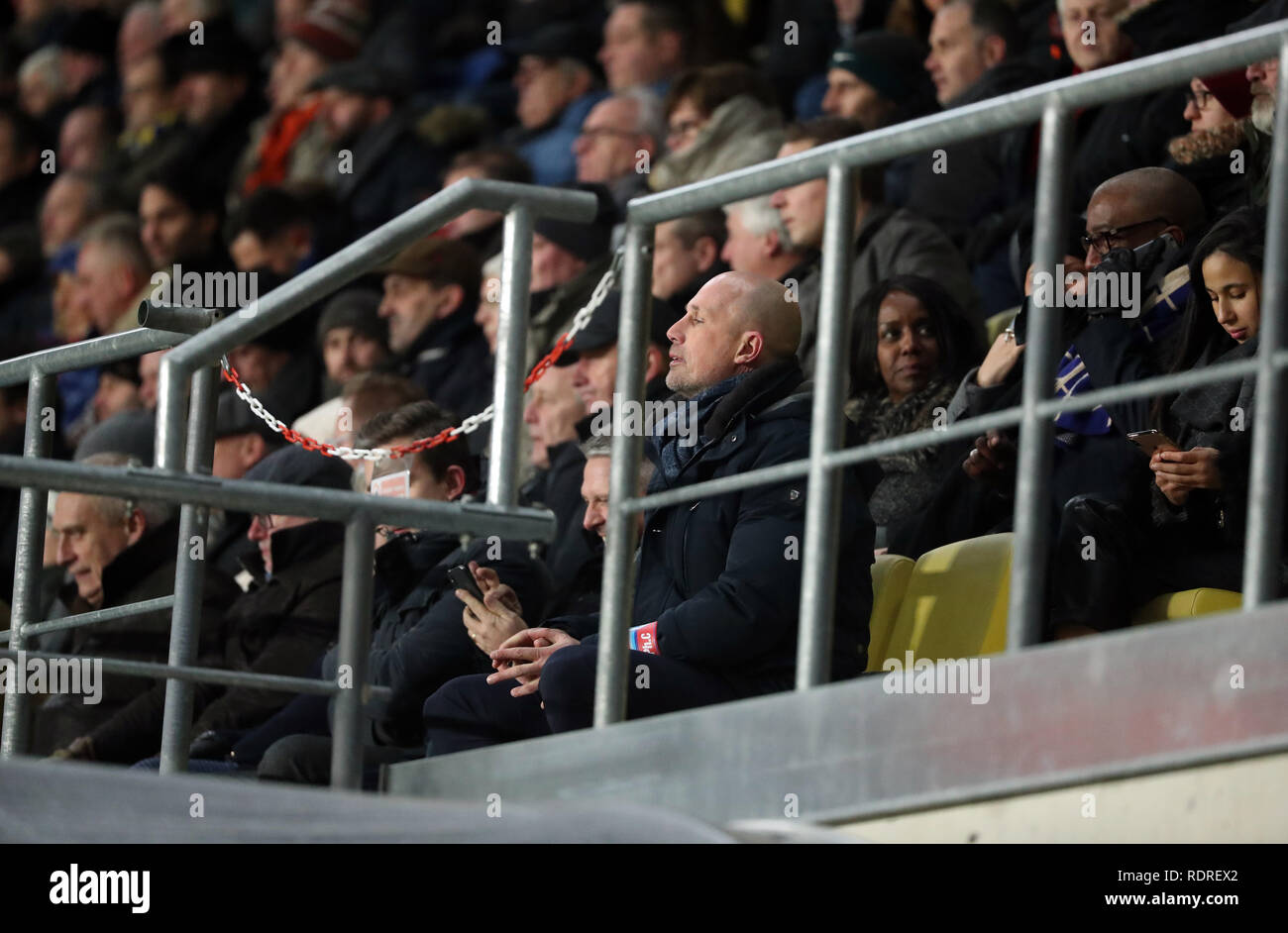 SINT-TRUIDEN, Belgio - 18 Gennaio : Philippe CLEMENT, allenatore di Genk, raffigurato nelle tribune durante la Jupiler Pro League Match Day 22 tra Stvv e KRC Genk il 18 gennaio 2019 in Sint-Truiden, Belgio. (Foto di Vincent Van Doornick/Isosport) Foto Stock