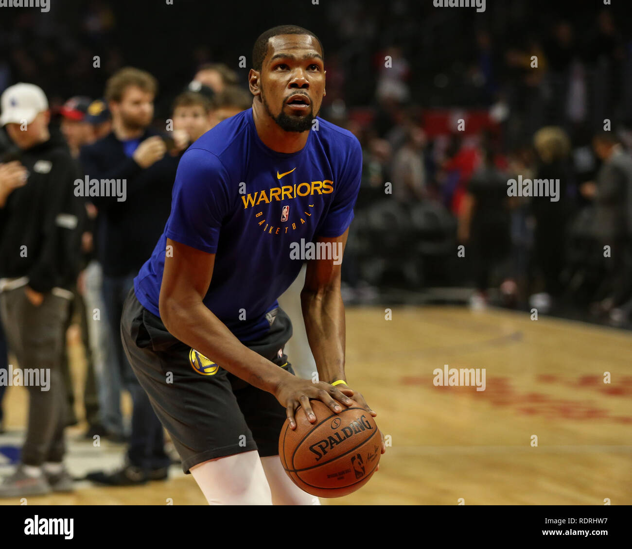 Los Angeles, CA, Stati Uniti d'America. 18 gennaio, 2019. Golden State Warriors avanti Kevin Durant #35 ripresa prima la Golden State Warriors vs Los Angeles Clippers a Staples Center il 18 gennaio 2019. (Foto di Jevone Moore) Credito: csm/Alamy Live News Foto Stock