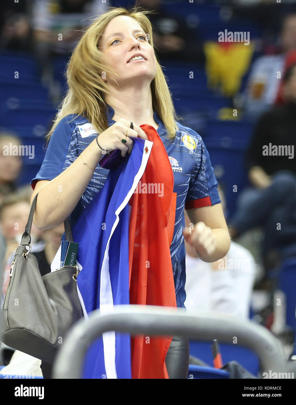 Germania. Berlino, Germania. 17 gen 2019. IHF pallamano uomini del Campionato del Mondo di Berlino, Germania.un sostenitore della Francia prima di iniziare il gioco contro la Russia Credito: Mickael Chavet/Alamy Live News Foto Stock