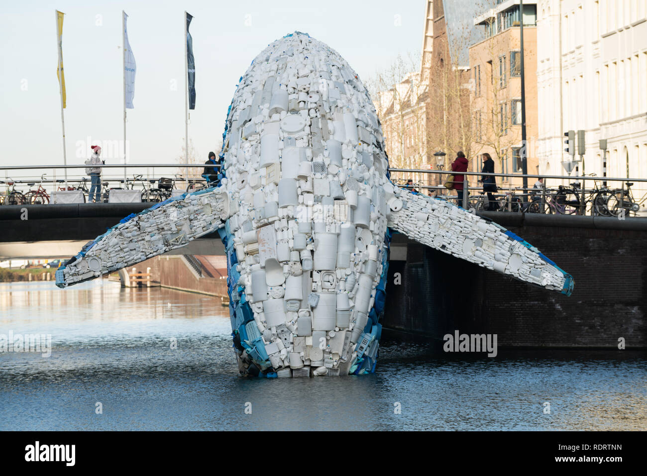 Balena di plastica immagini e fotografie stock ad alta risoluzione - Alamy