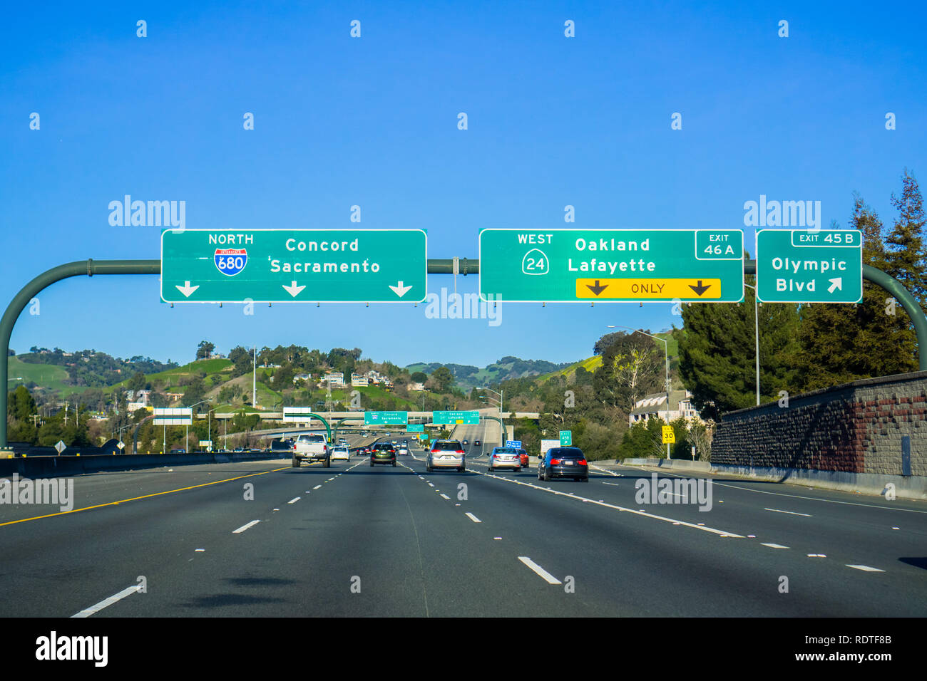 Interscambio superstrada sign in oriente la baia di San Francisco, California Foto Stock