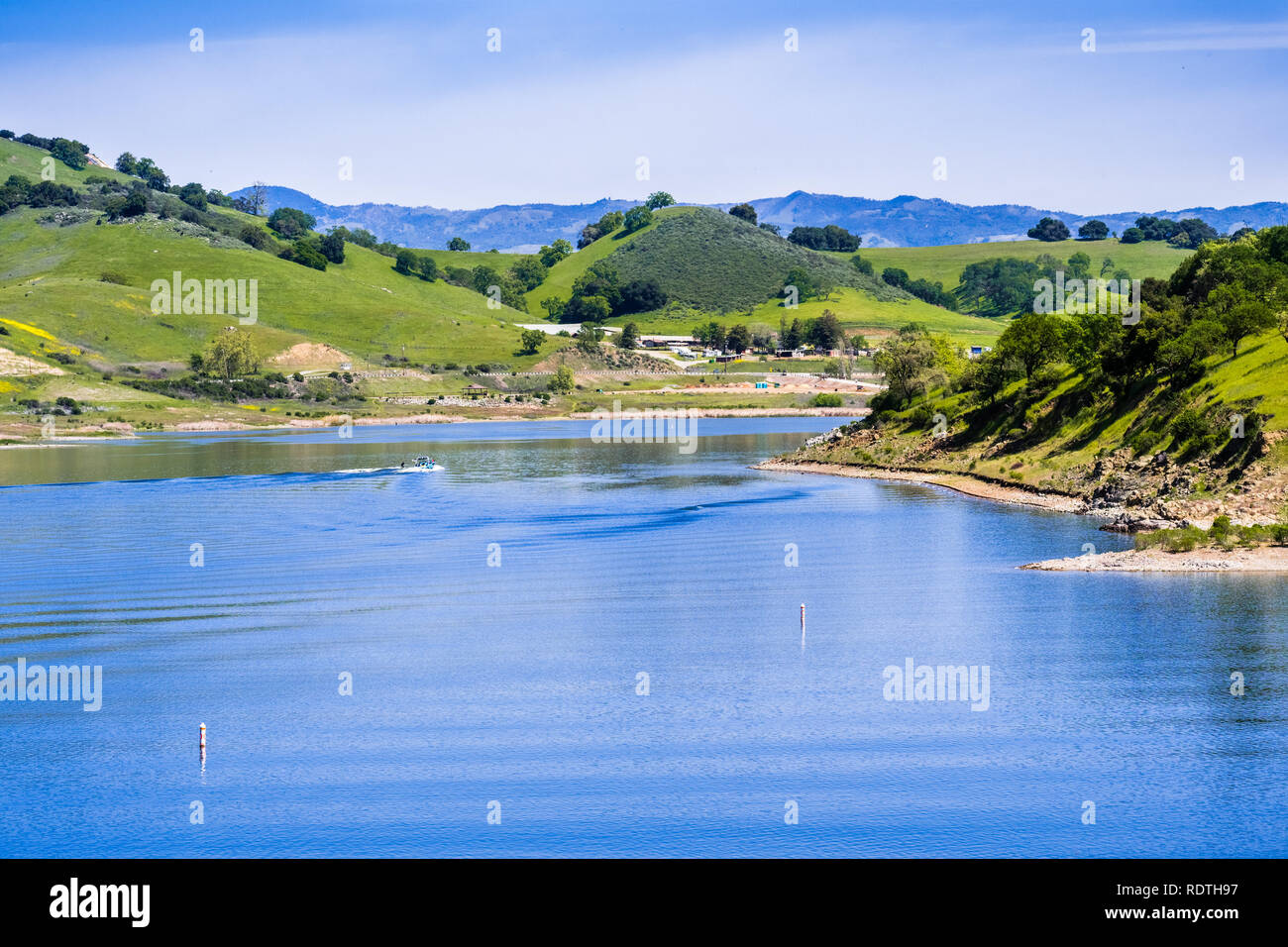 Giornata di sole a Calero serbatoio, Calero Parcheggio contea di Santa Clara County, South San Francisco Bay Area, California Foto Stock