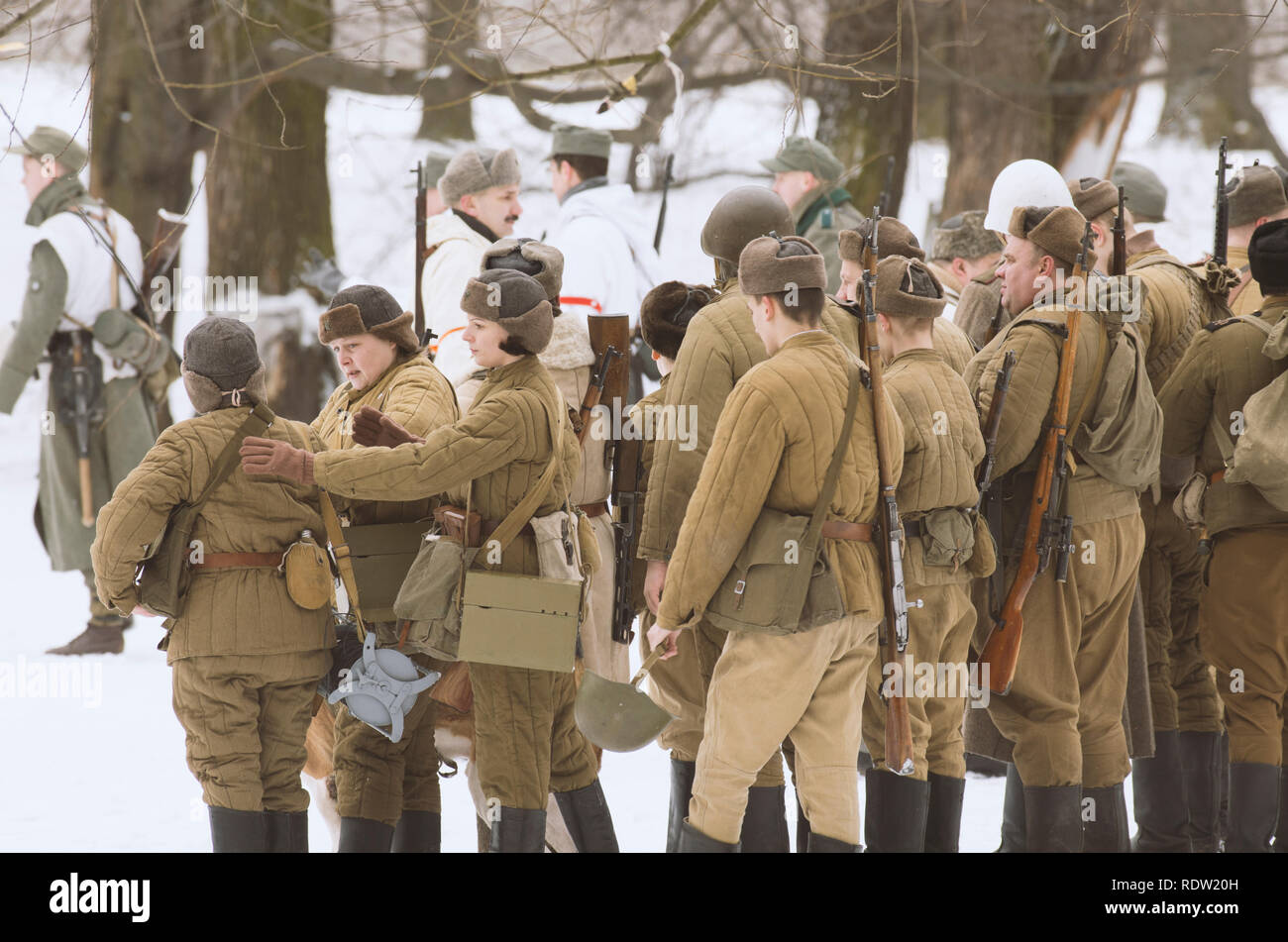 Il parco Ekaterinhof, San Pietroburgo (Russia) - 23 Febbraio 2017: militare ricostruzione storica degli eventi della II Guerra Mondiale. Foto Stock