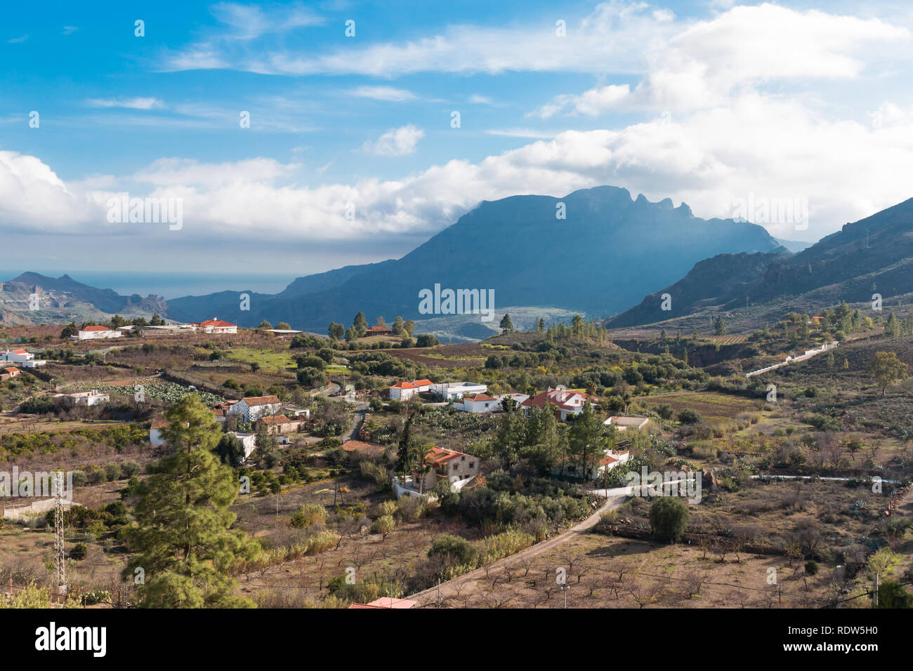 In vista delle montagne del paesaggio delle Canarie Foto Stock