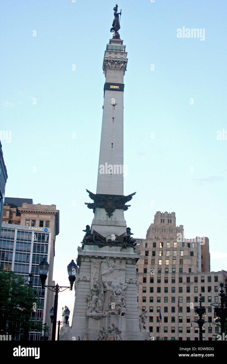 I soldati e marinai' monumento nel centro di Indianapolis, IN Foto Stock