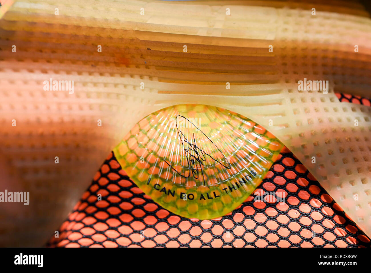 Nuovo Curry 6 scarpe da basket Foto stock - Alamy