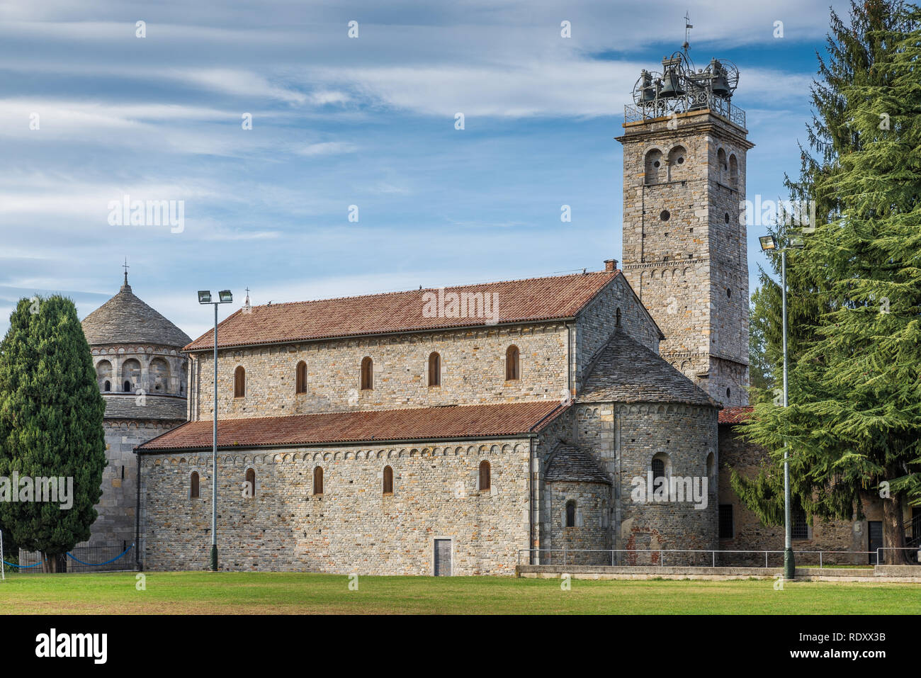 Chiesa storica. Basilica San Vittore (IX C.), Arsago Seprio, Italia Foto Stock