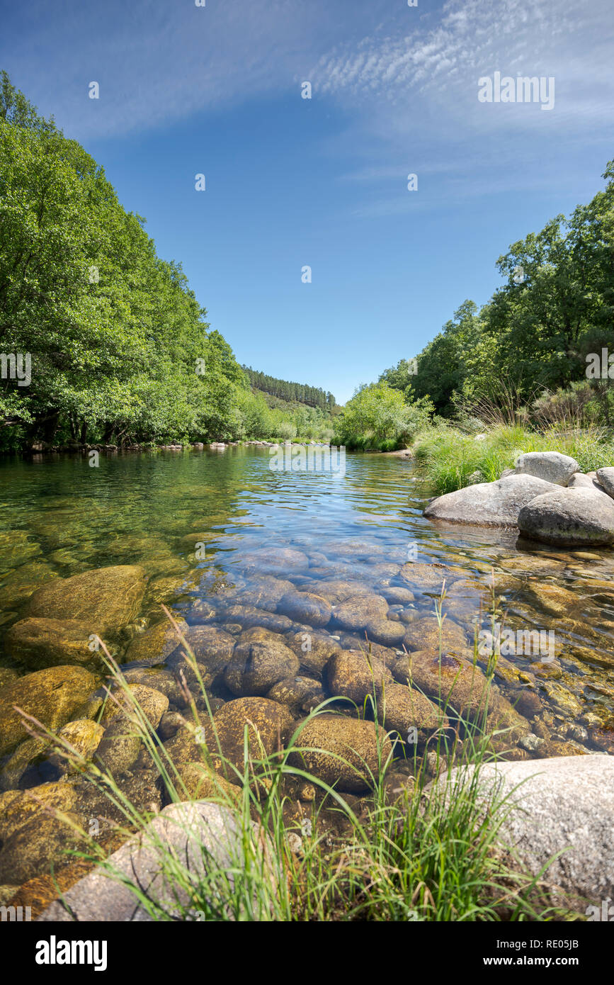 Viste del flusso Minchones, nella regione di La Vera, Caceres, Estremadura, Spagna Foto Stock