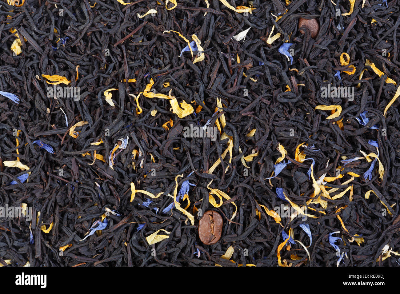 Tè aromatico con frutta, petali e i chicchi di caffè per il vostro progetto unico. Foto Stock