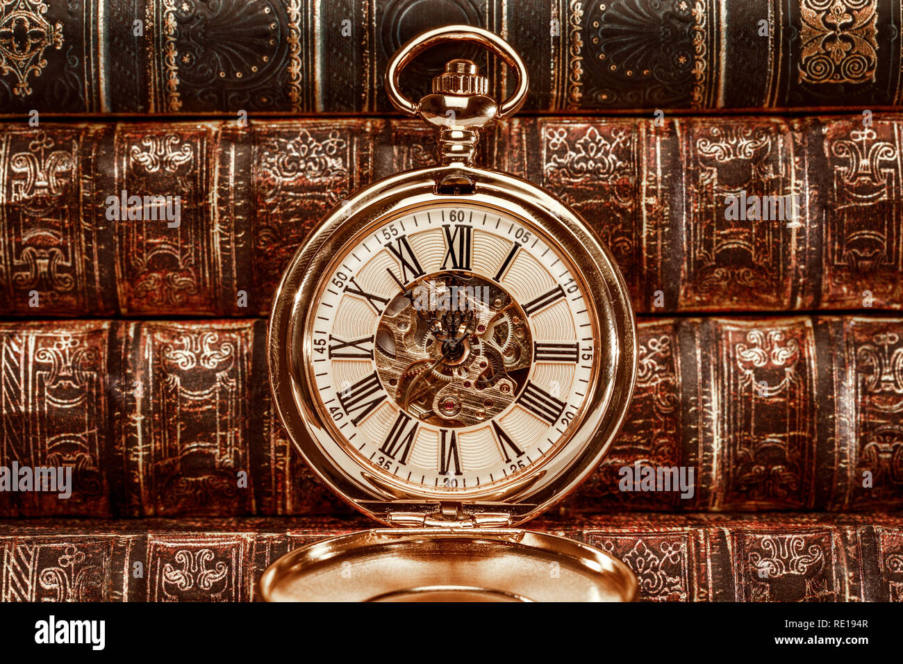 Antique quadrante di orologio di close-up. Vintage orologio da tasca. Foto Stock