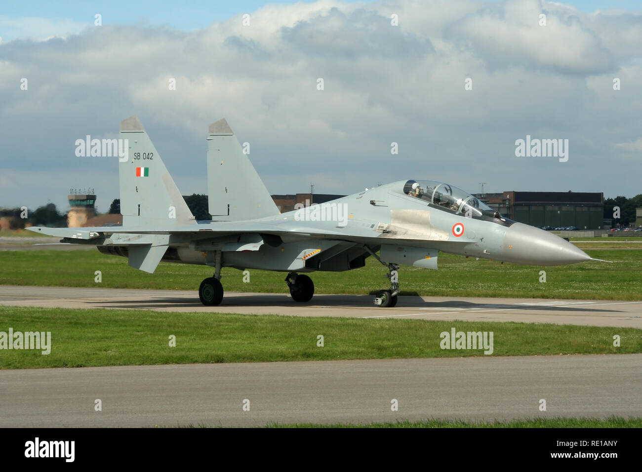 Forza aerea indiana Sukhoi Su-30 MKI in rullaggio a RAF Waddington durante l'esercizio Indra Dhanush 07. La prima implementazione del tipo per il Regno Unito. Foto Stock