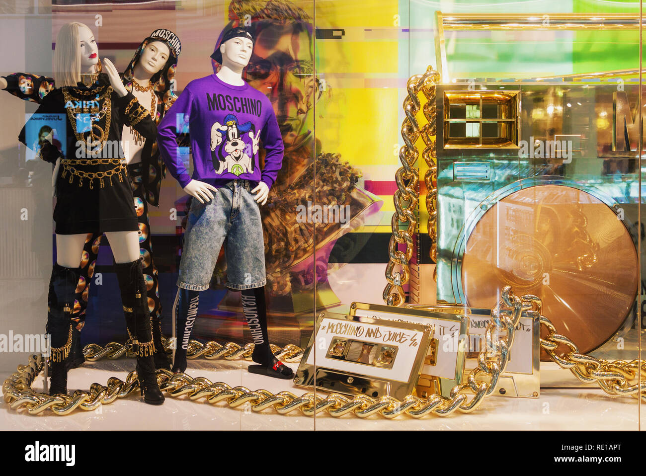 H M e Moschino indumenti e collezione di abbigliamento creative e