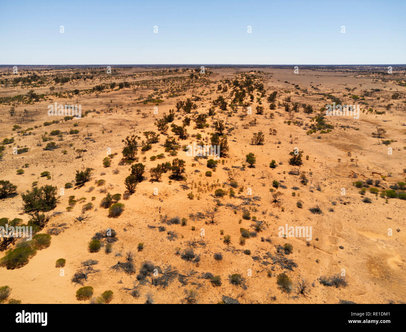 Antenna della duna di sabbia paese in remote outback Australia del Sud Foto Stock