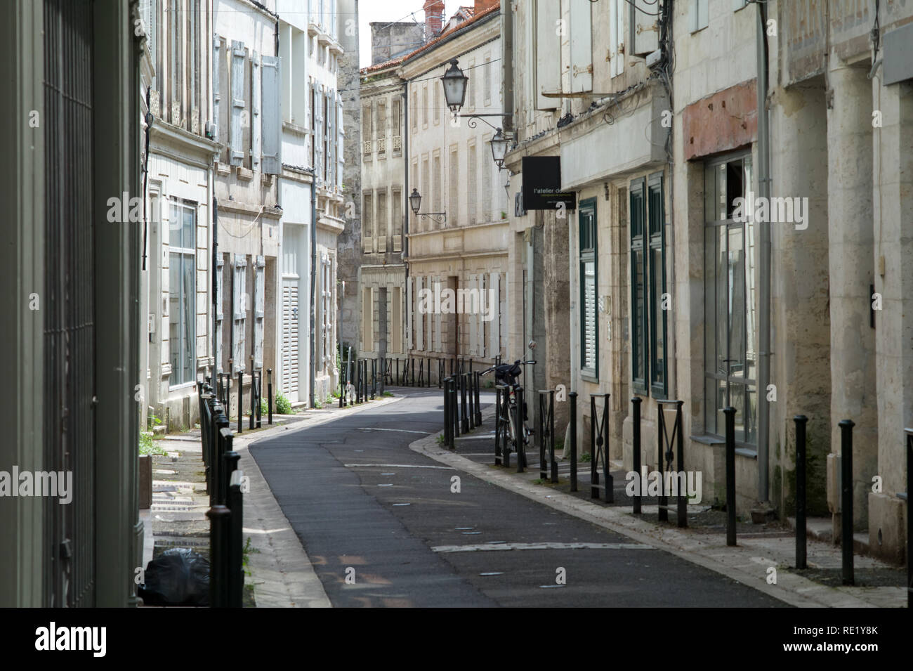 Strada di Angoulême, Francia Foto Stock