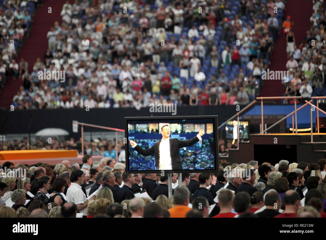 Steven Sloan, conduttore e direttore artistico della Ruhr2010, !Sing-Day della canzone, concerto come il finale con oltre 65 000 persone Foto Stock