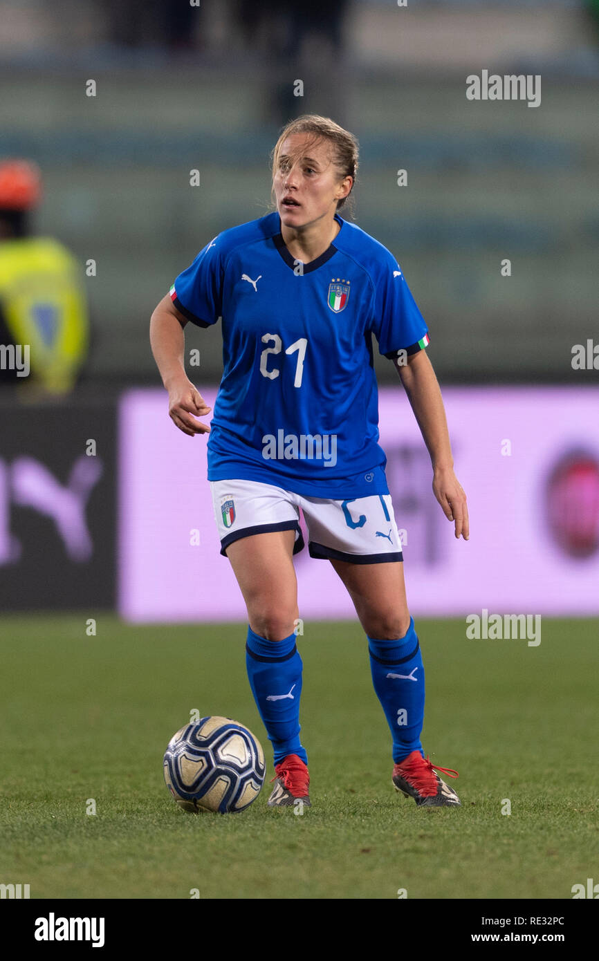 Valentina Cernoia (Italia) durante la Francia 2019 Fifa femminile di Coppa del mondo i qualificatori amichevole match tra Italia 2-1 Cile al Carlo Castellani Stadium on gennaio 218, 2019 a Empoli, Italia. Credito: Maurizio Borsari/AFLO/Alamy Live News Foto Stock