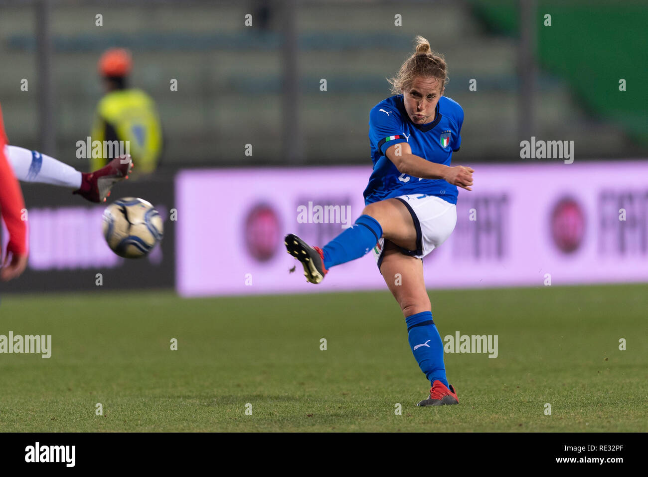 Valentina Cernoia (Italia) durante la Francia 2019 Fifa femminile di Coppa del mondo i qualificatori amichevole match tra Italia 2-1 Cile al Carlo Castellani Stadium on gennaio 218, 2019 a Empoli, Italia. Credito: Maurizio Borsari/AFLO/Alamy Live News Foto Stock