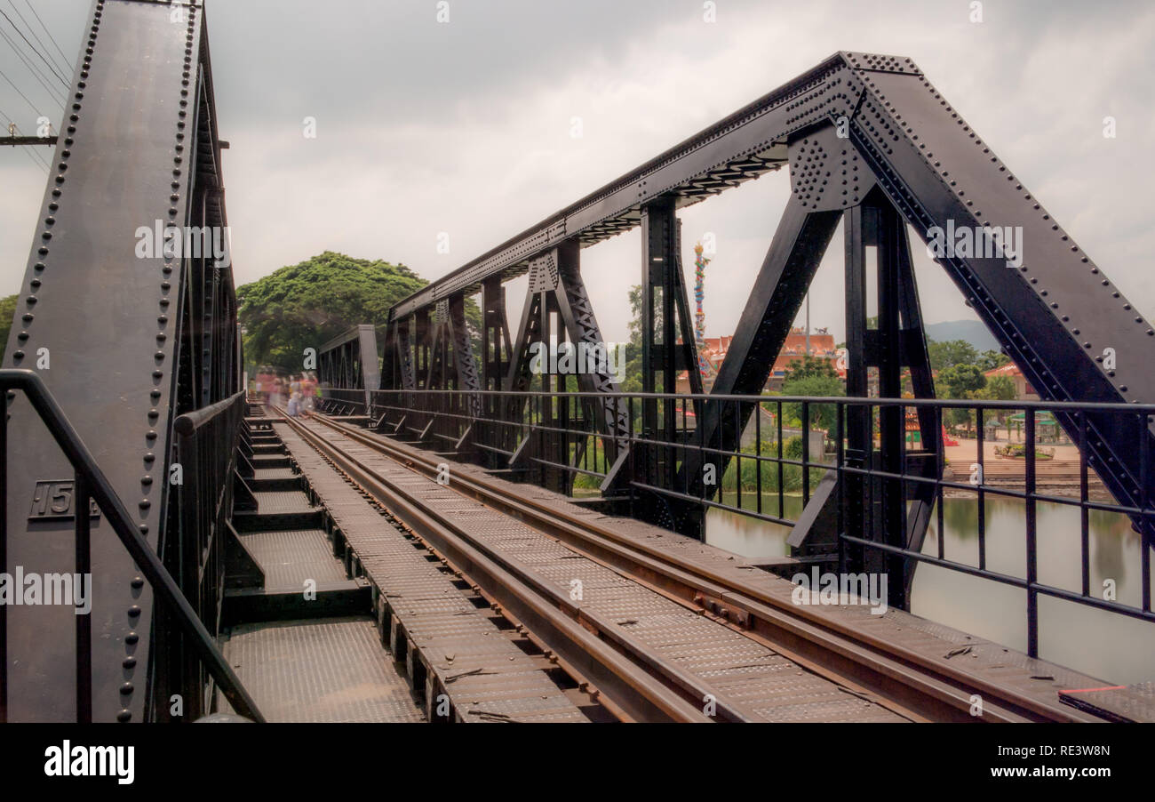 Il famoso ponte sul fiume Kwai, kanchanaburi, Thailandia. Parte della ferrovia Bruma o ferrovia della morte. Foto Stock