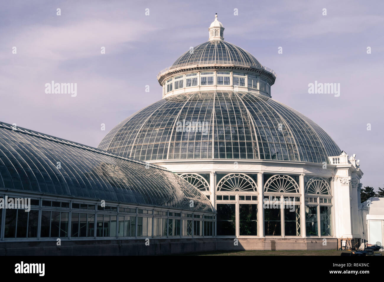 Il Enid A. Haupt Conservatory è e icona in New York il giardino botanico, il Bronx, NY, STATI UNITI D'AMERICA Foto Stock