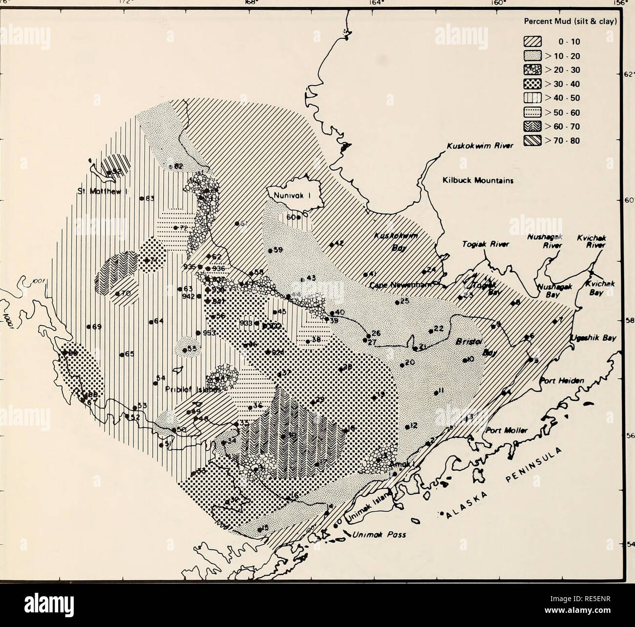 . La parte orientale del Mare di Bering ripiano : oceanografia e risorse / a cura di Donald W. cofano e John A. Calder. Oceanografia del mare di Bering.. 1160 Ben th ic B iology 176. •)4' I7S" Figura 66-5. 166° I64' 160° Distribuzione di frazioni di fango nel sud-est del mare di Bering. Due tipi di mappe sono inclusi per ogni specie di clam {tranne Spisula polynyma): una totale distribuzione per ogni specie di clam adottate da tutte le marce (grab, tubo dragare, vongola dragare, reti da traino) utilizzati sulle crociere dal FEDER e soci (Feder et al. 1978b), e una distribuzione quantitativa di ogni specie di vongola prese da catturare nel 1975 (Feder et al. Foto Stock