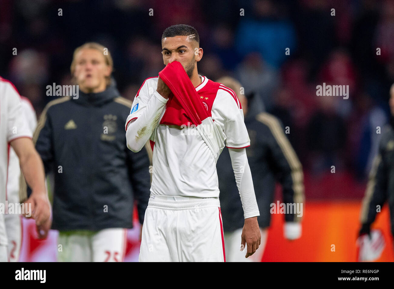 Amsterdam, Paesi Bassi. Xx gen, 2019. Johan Cruijff ArenA , Stagione 2018 / 2019 , olandese Eredivisie . Lettore Ajax Hakim Ziyech dopo il gioco durante la partita Ajax - Heerenveen. Punteggio finale 4-4 . Credito: Pro scatti/Alamy Live News Foto Stock