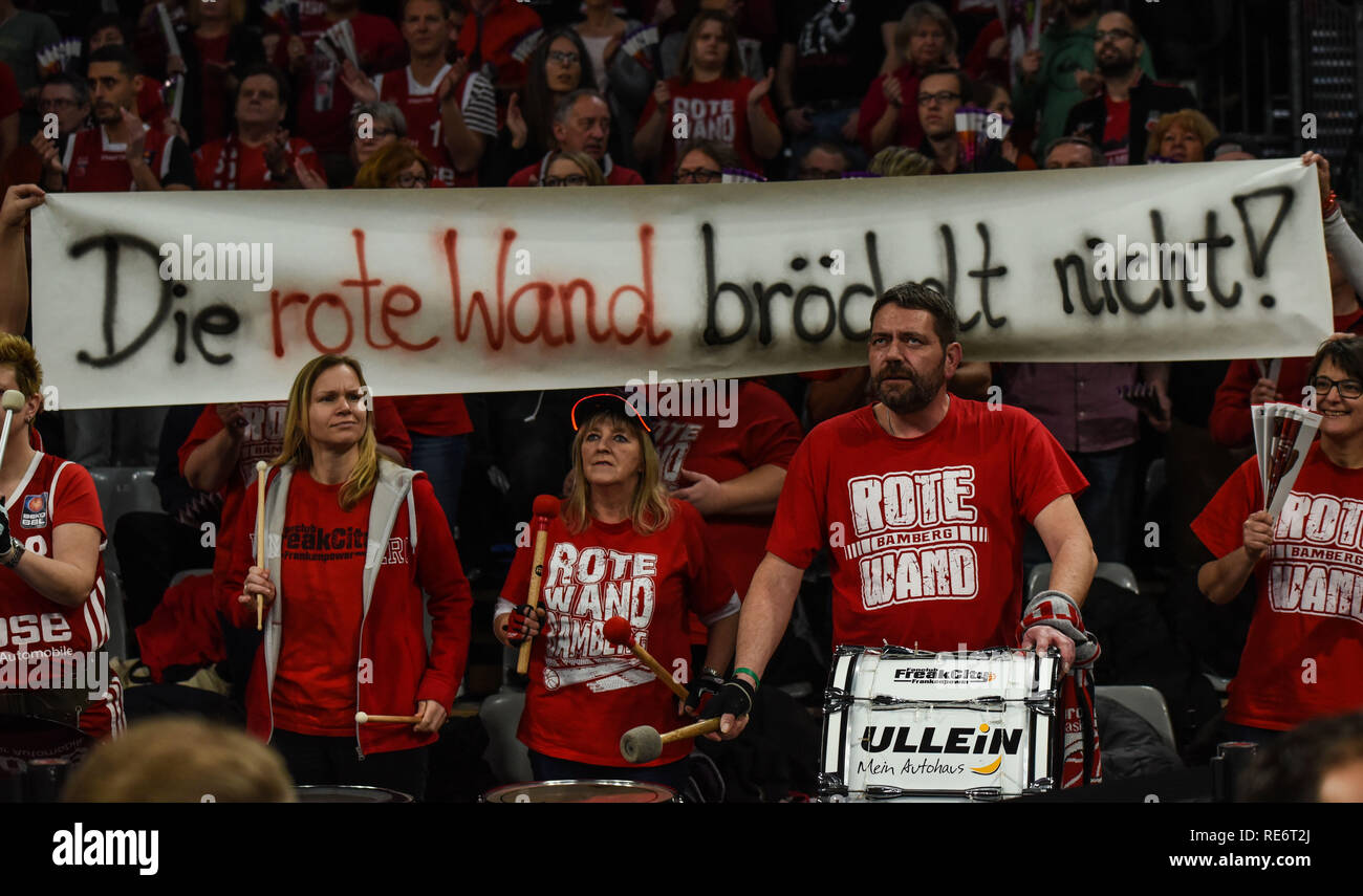 Germania, Bamberg, Brose Arena - 20 Gen 2019 - Pallacanestro, Coppa Tedesca, BBL - Brose Bamberg rispetto ai cestelli di Telekom Bonn - Immagine: Brose Bamberg blocco ventola-- SüdSektion. Foto: Ryan Evans Credito: Ryan Evans/Alamy Live News Foto Stock