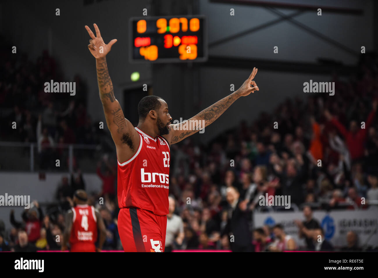 Germania, Bamberg, Brose Arena - 20 Gen 2019 - Pallacanestro, Coppa Tedesca, BBL - Brose Bamberg rispetto ai cestelli di Telekom Bonn - Immagine: Cliff Alexander (Brose Bamberg, #22) Foto: Ryan Evans Credito: Ryan Evans/Alamy Live News Foto Stock