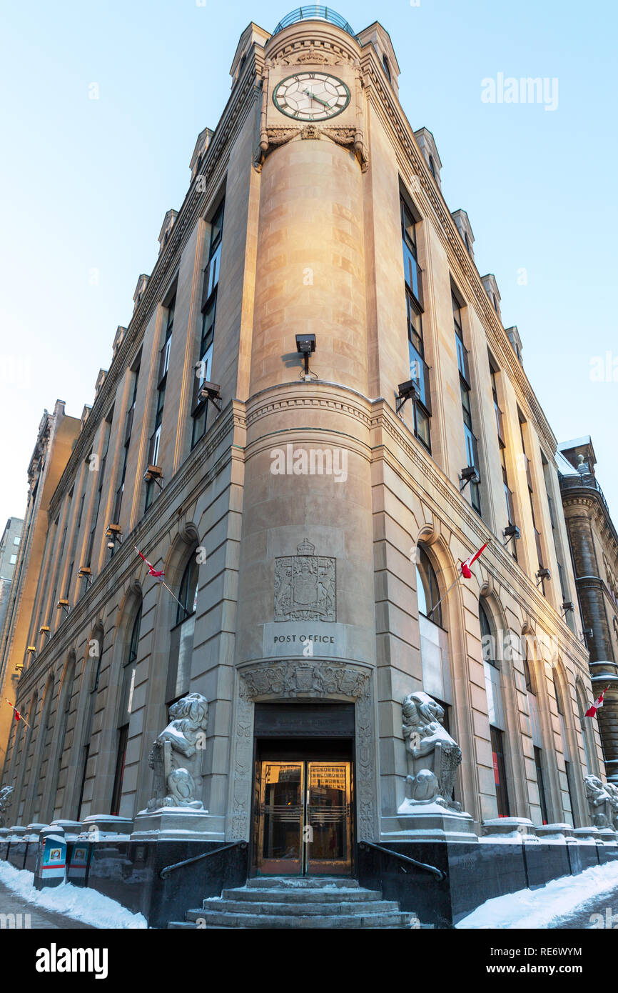 Ottawa, Canada - 20 Gennaio 2015: Il grand Art Deco post office, o Bureau de Poste edificio, costruito nel 1939, nella città capitale di Ottawa, Ontario Foto Stock