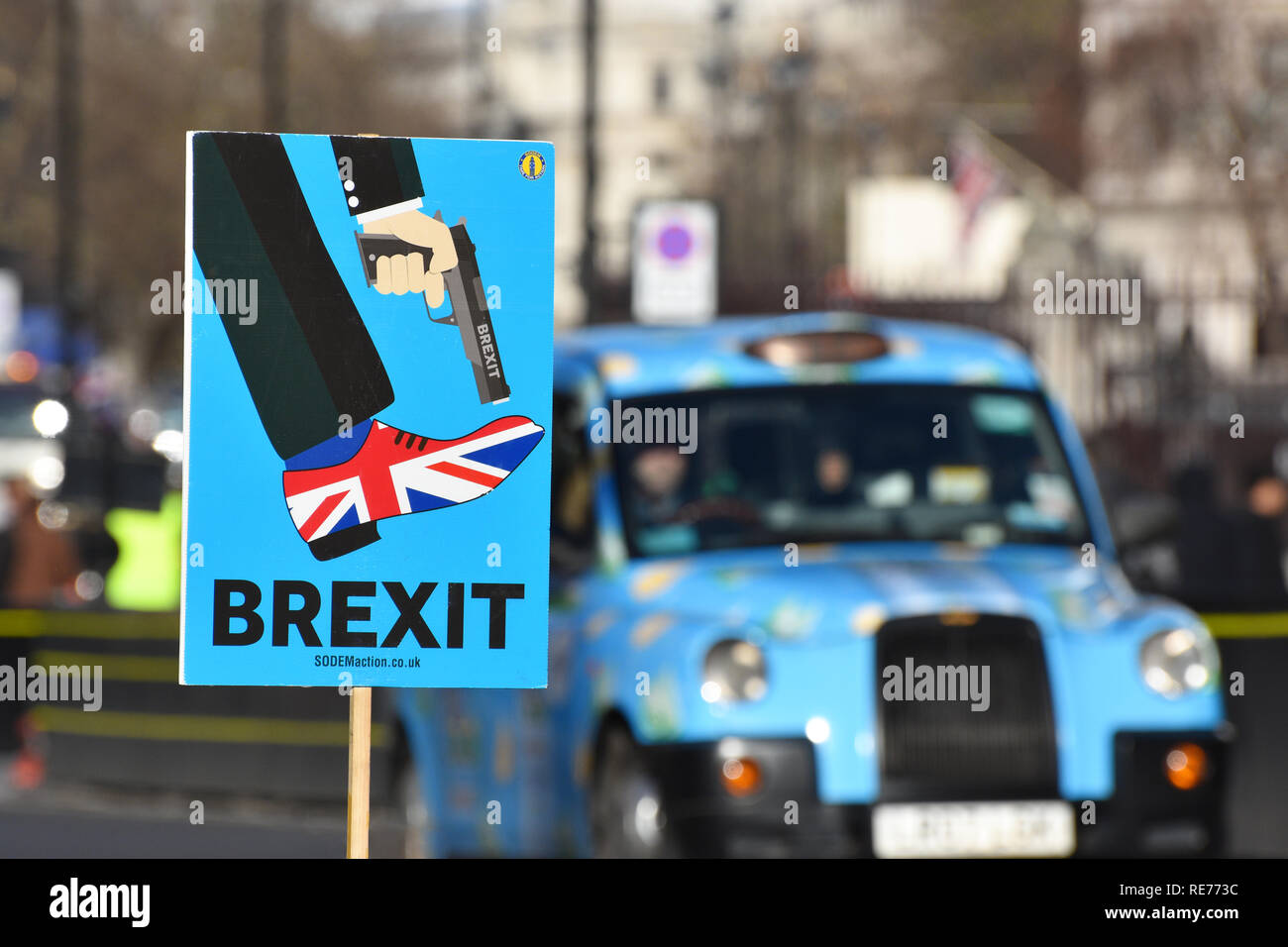 Anti Brexit segno di protesta da strada in Westminster London, vicino al parlamento britannico. Foto Stock