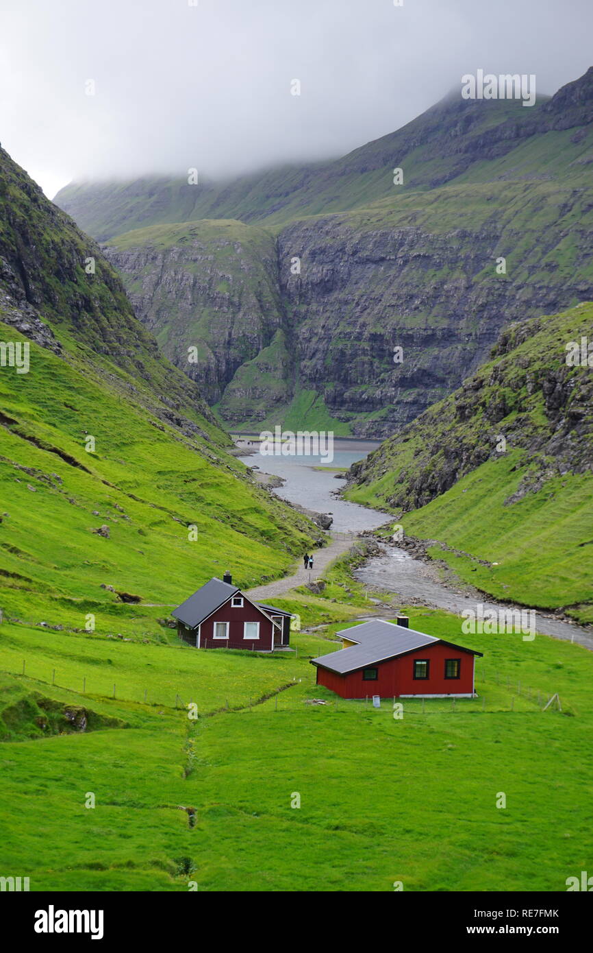 Casa di cabina su isole Faerøer Foto Stock