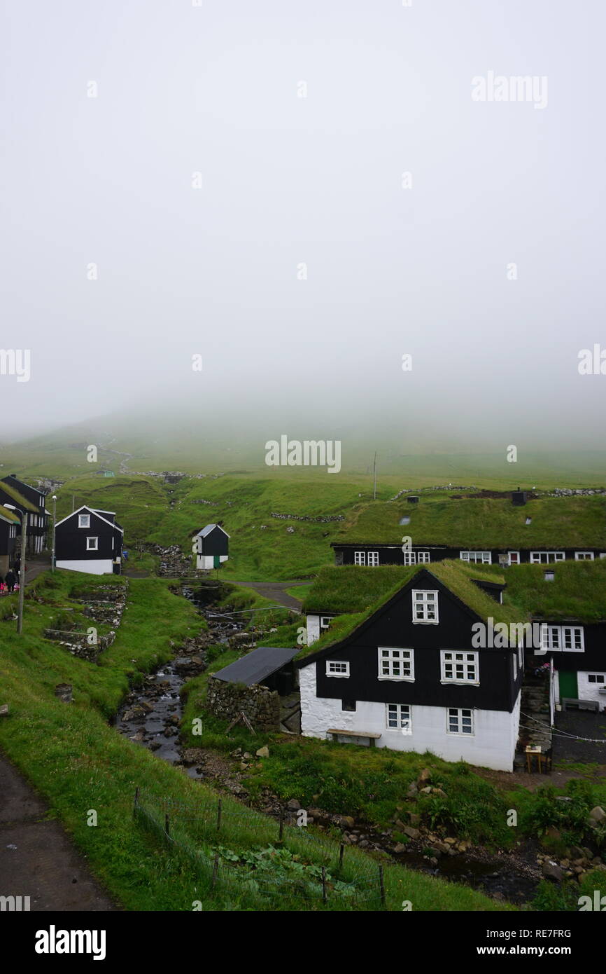 Casa di cabina su isole Faerøer Foto Stock