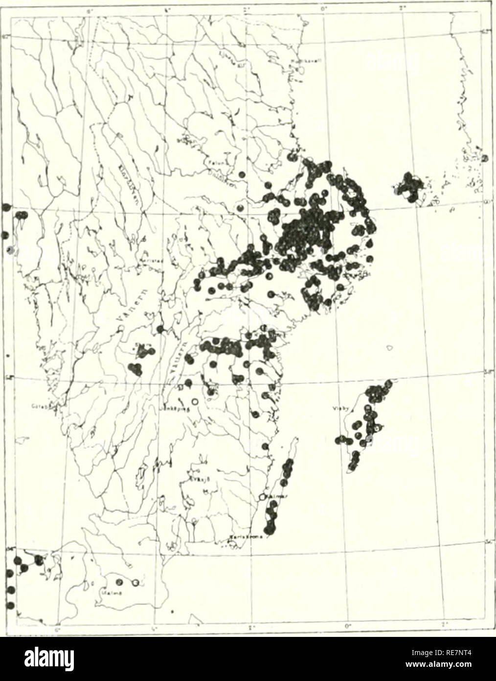 . L'elemento continentale nella flora del sud della Svezia. Botanica -- Svezia. 334 R I K A R D STERNER i due rami di distribuzione sono contrassegnate anche attraverso l'assenza o molto povere di distribuzione delle specie in southerrunost Szveden (Skane): Seseli libajiotis (F"ig. 2o) ahnost è totalmente assente nella Svezia meridionale, ma ha l'uomo- località nel Sud della Danimarca, sebbene non vi avvengono più a est di sulla costa occidentale della Zelanda. Il caso è simile, anche se meno evidente per quanto riguarda l'Asperula tinctoria (piastra 5), Potentilla arenaria (piastra 6), Prunella grandiflora (P Foto Stock