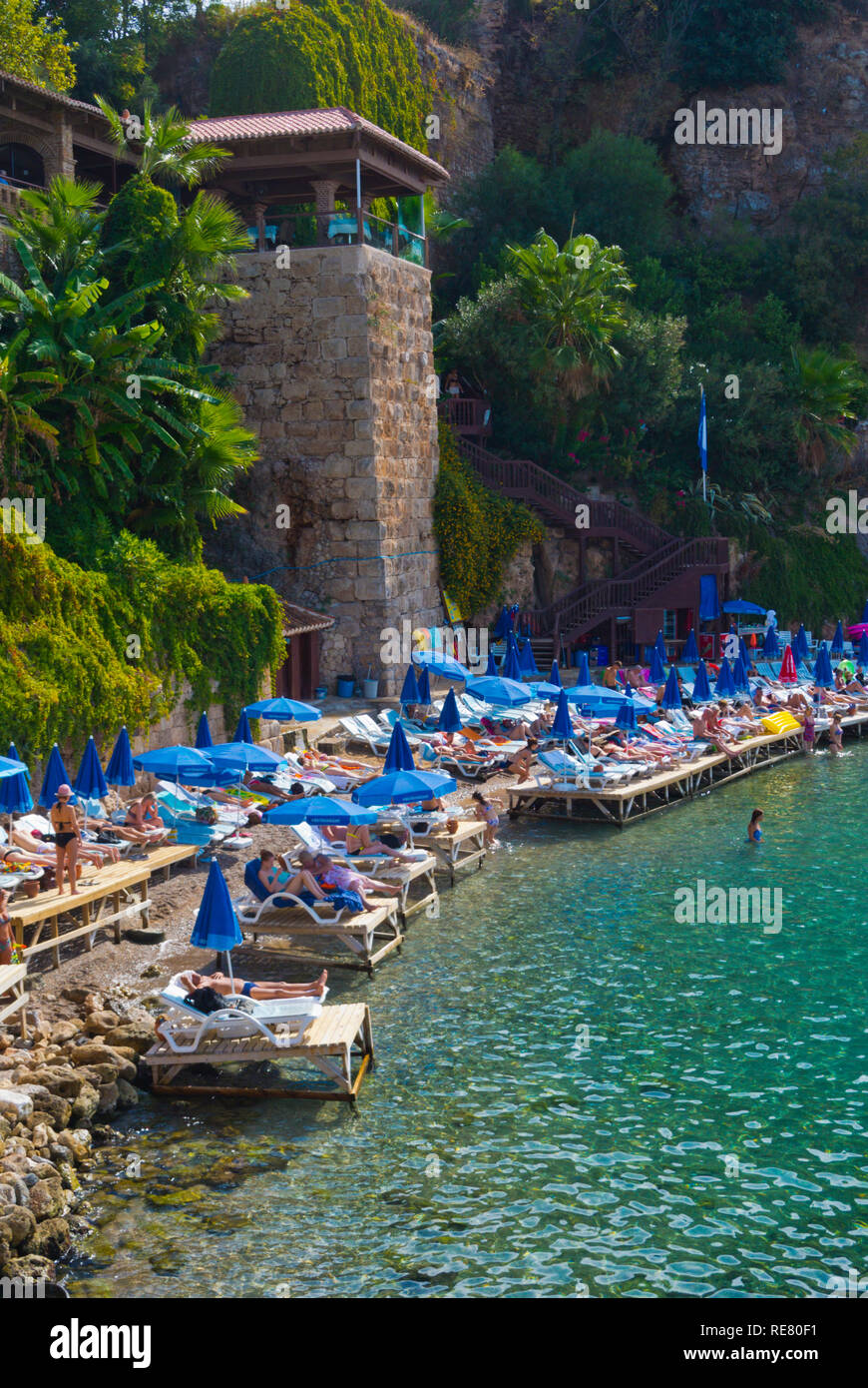 Mermerli Plaji, Mermerli beach, Kaleici Yat Limani, old town yacht harbour, Antalya, Turchia, Eurasia Foto Stock