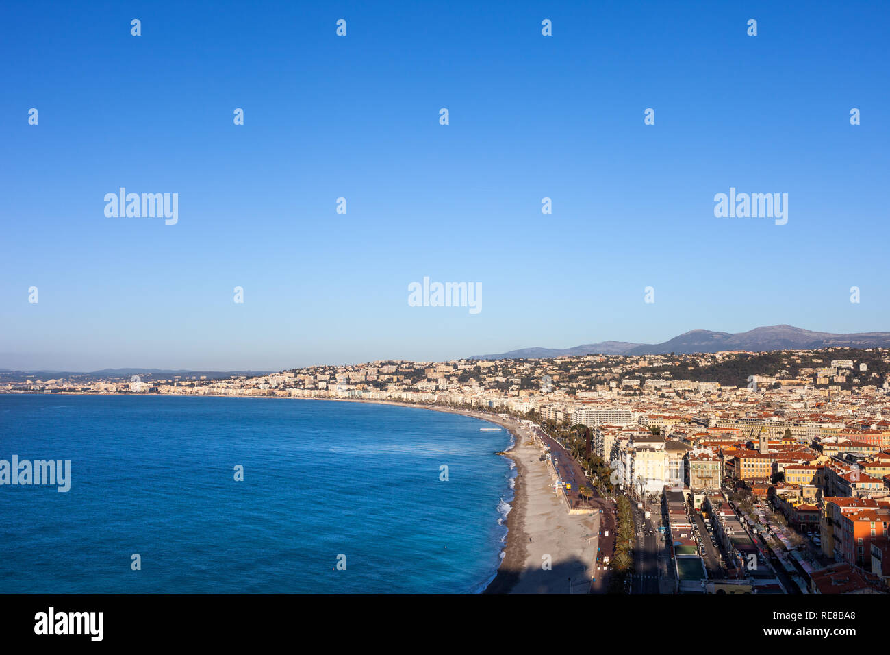 Vista aerea sulla città di Nizza in Francia Riviera francese cityscape, Mare Mediterraneo bay. Foto Stock