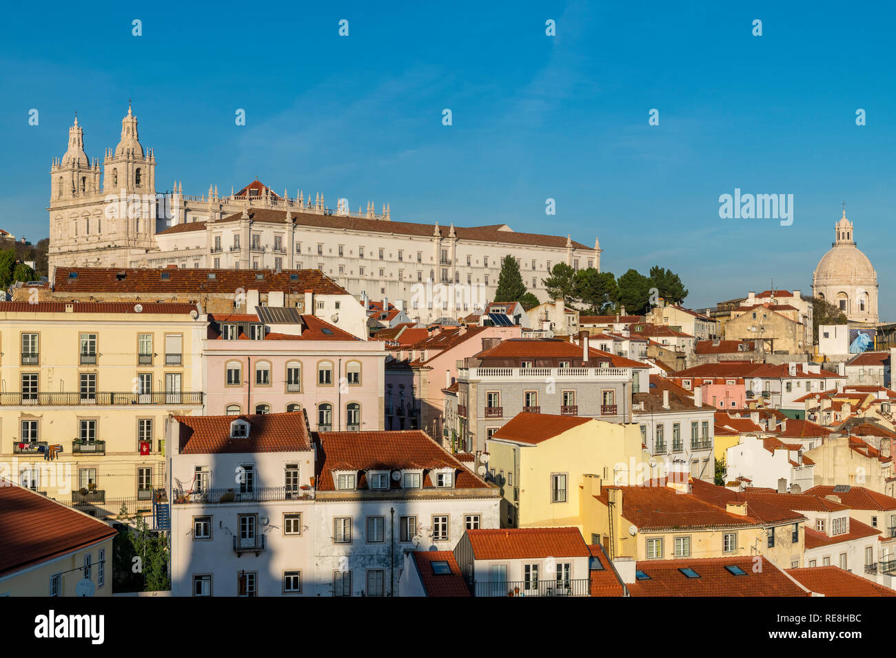 Quartiere di Alfama skyline, Lisbona, Portogallo Foto Stock