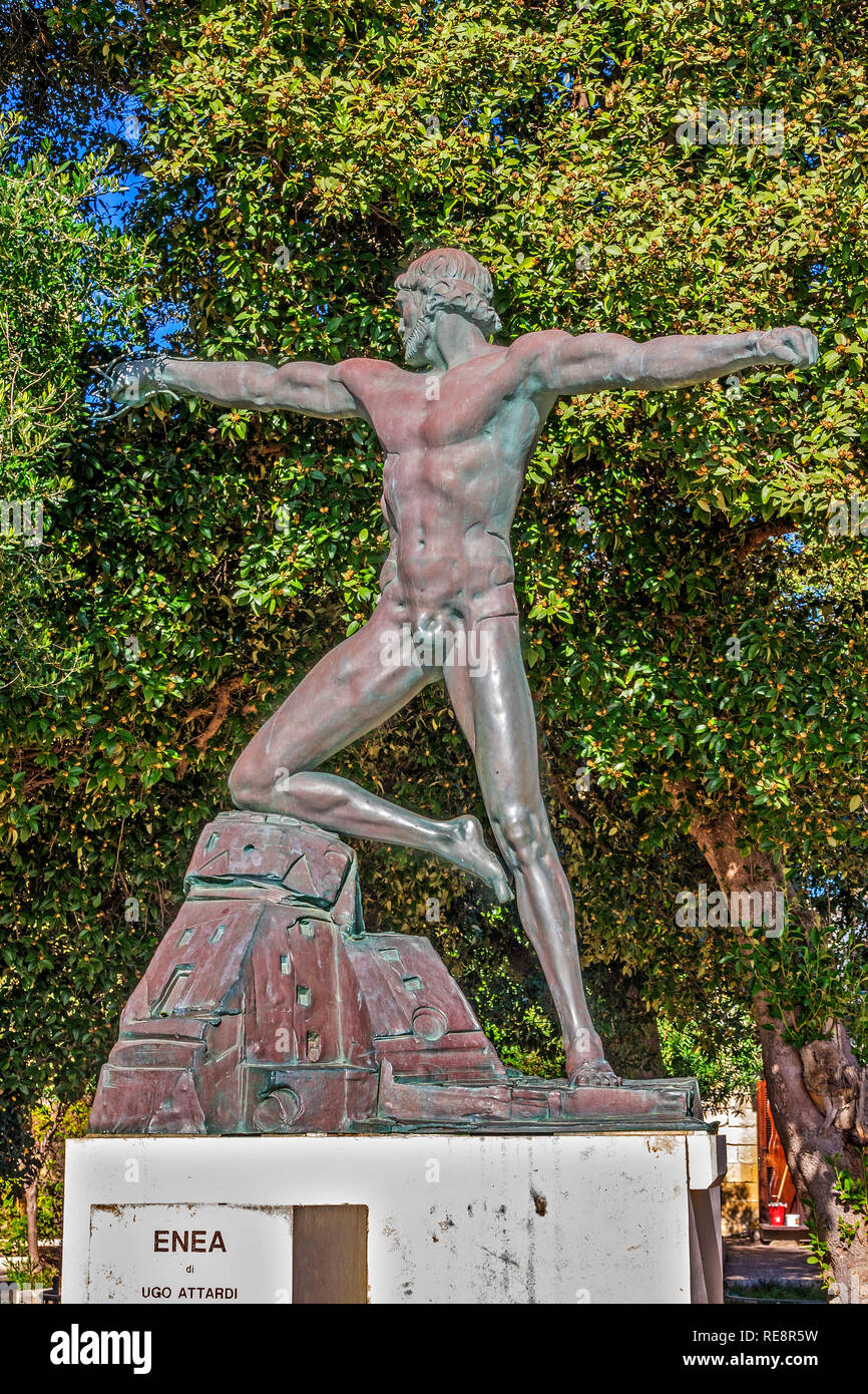 Statua di Enea, Lower Barrakka Gardens, Valletta, Malta Foto Stock