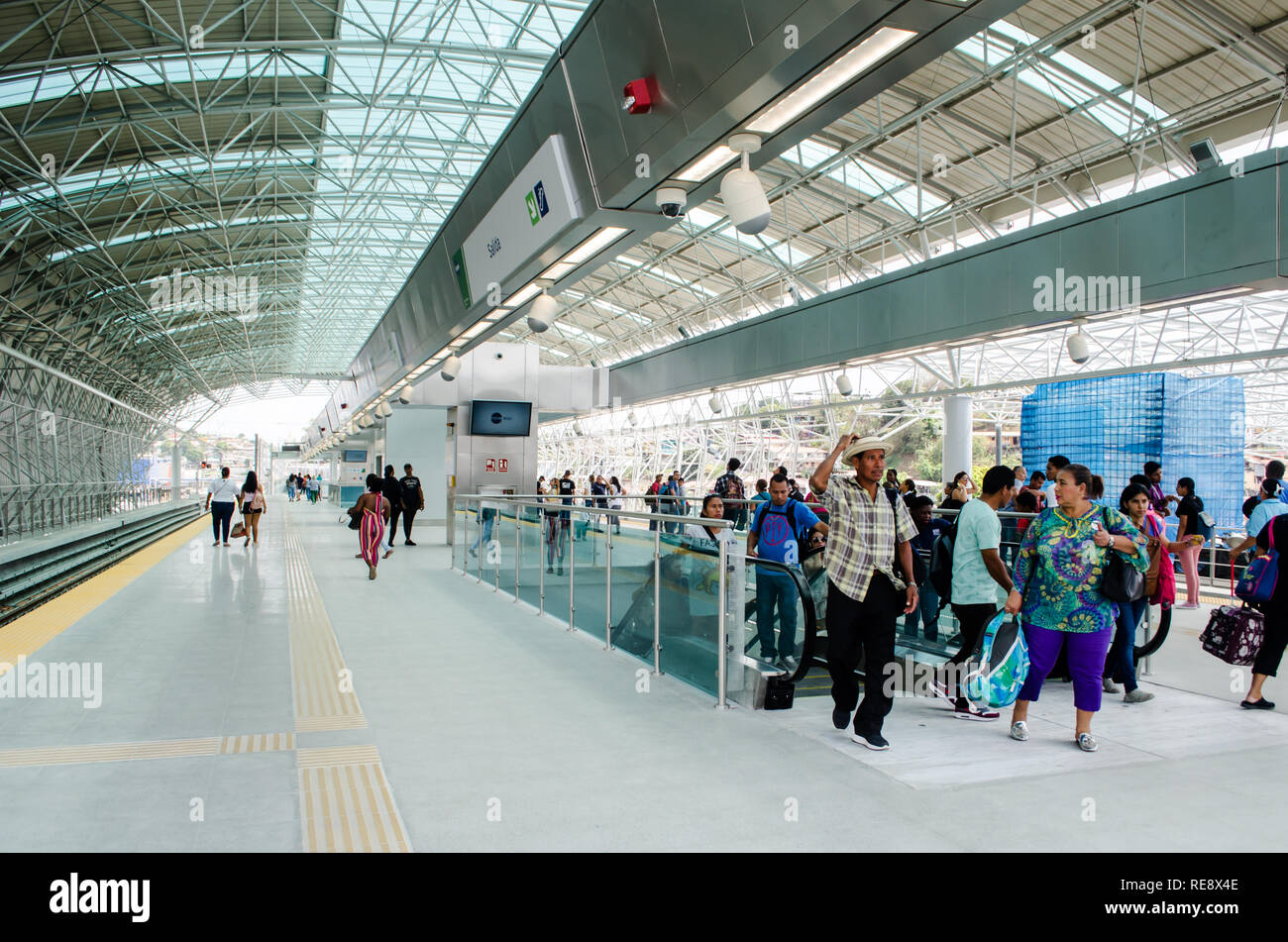 Metro de Panama la linea 2 si apre per una settimana durante la Giornata Mondiale della Gioventù Foto Stock