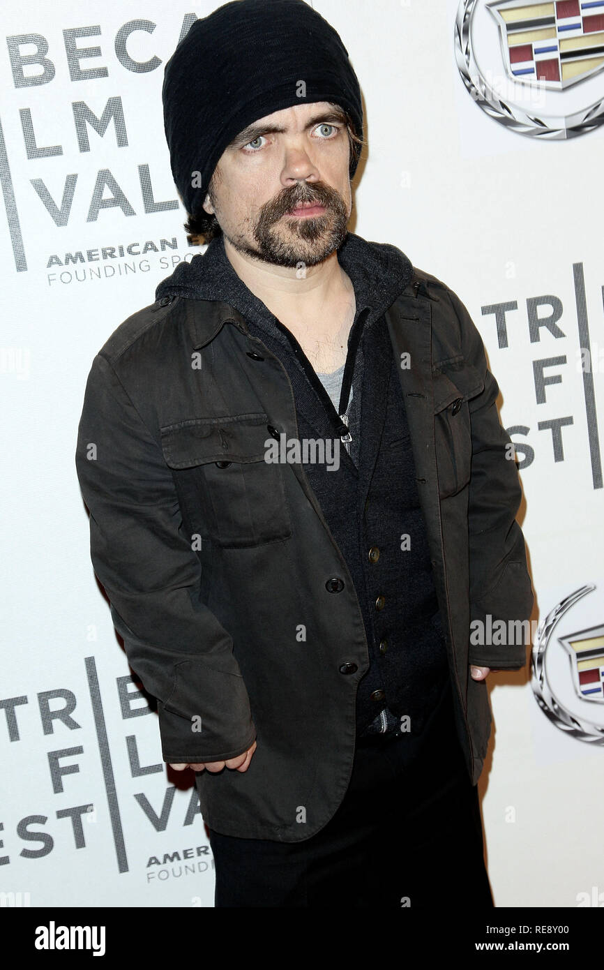 NEW YORK, NY - 21 aprile: Peter Dinklage assiste lo screening di 'un caso di voi' durante il 2013 Tribeca Film Festival a BMCC Tribeca PAC sul 21 aprile 2013 a New York City. (Foto di Steve Mack/S.D. Mack foto) Foto Stock